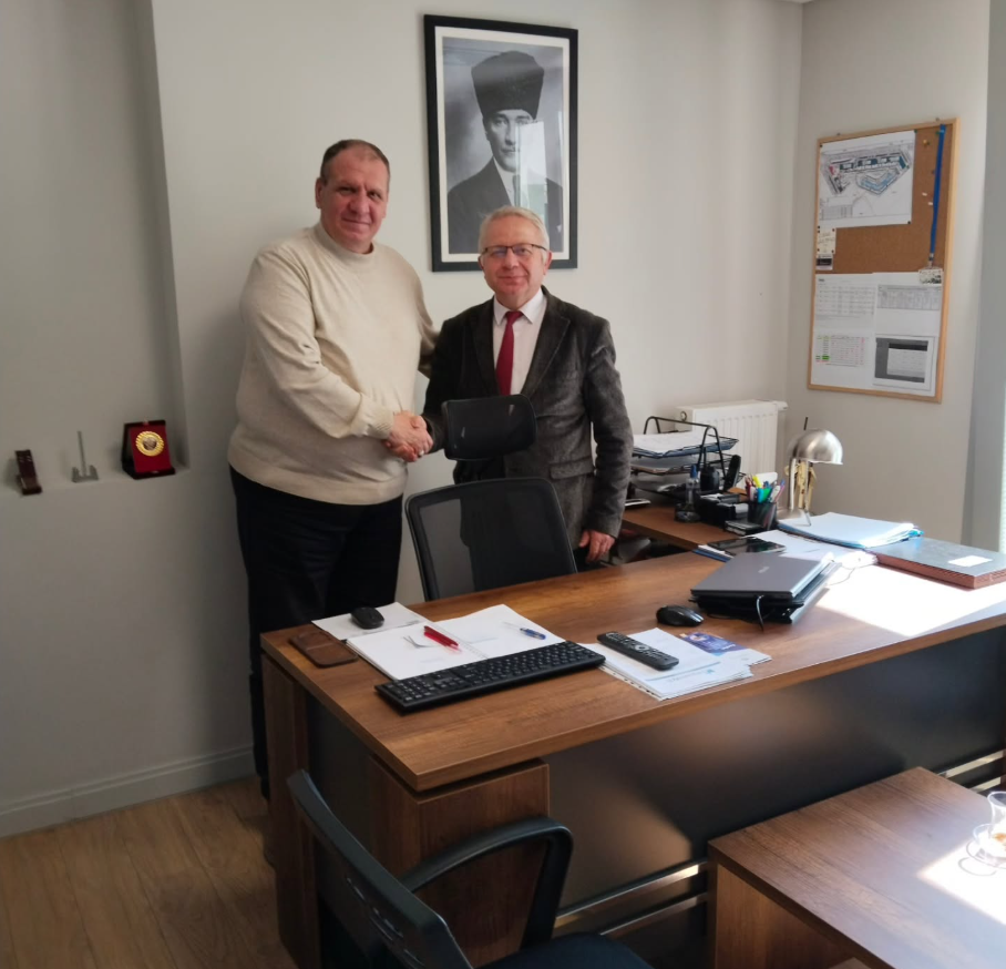 Site müdürü Cem Ünal Paköz Bey sitesinde ziyaret edilmiştir.