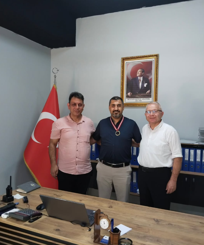 Derneğimize olan değerli üyelikleri, katkıları ve destekleri anısına SİYÖMDER Üyelik Madalyası takdim edilmiştir.